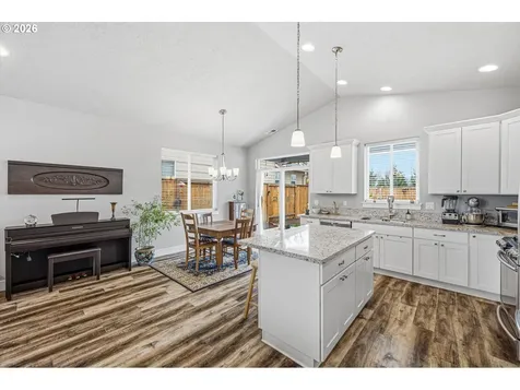 411 SW Oregon Falls Drive Dallas OR 97338
