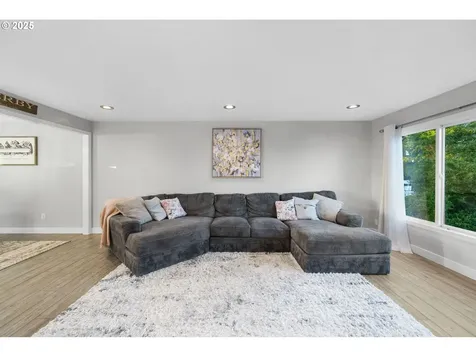 1201 SE Jacquelin Drive Hillsboro OR 97123