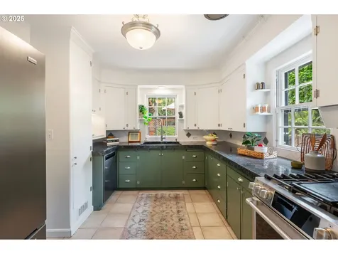6040 SE 32nd Avenue Portland OR 97202