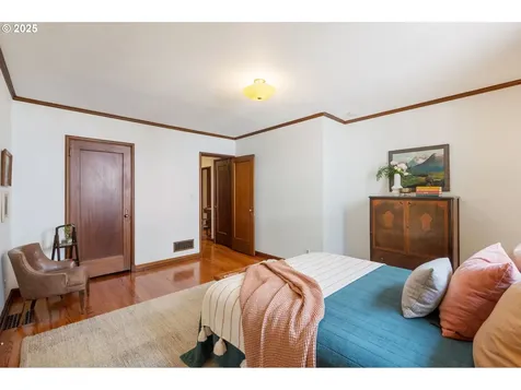6040 SE 32nd Avenue Portland OR 97202