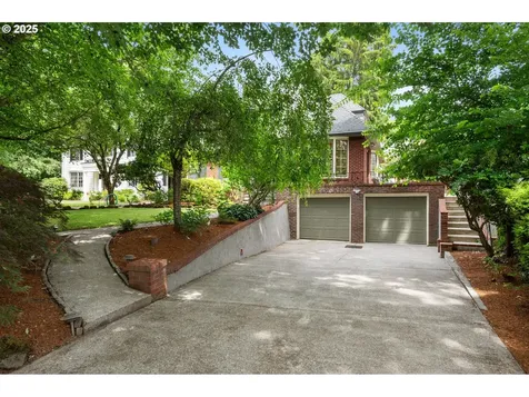 6040 SE 32nd Avenue Portland OR 97202