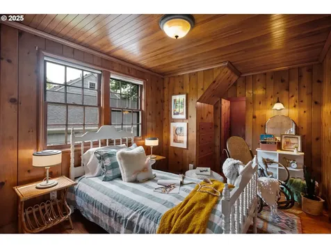6040 SE 32nd Avenue Portland OR 97202