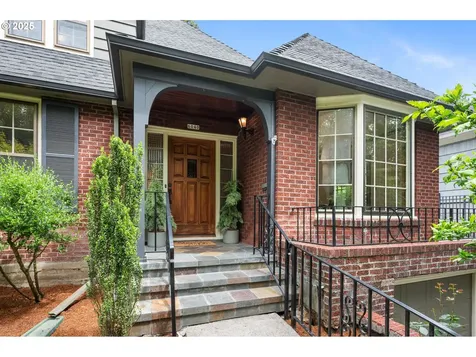 6040 SE 32nd Avenue Portland OR 97202