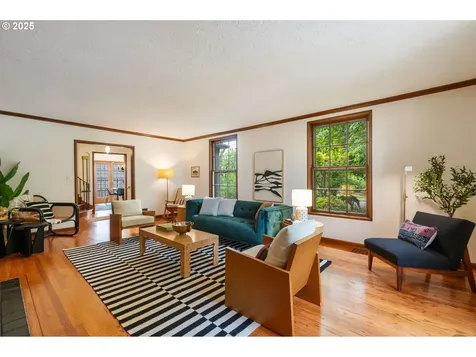 6040 SE 32nd Avenue Portland OR 97202