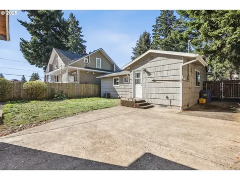 2216 NE 86th Avenue Portland OR 97220