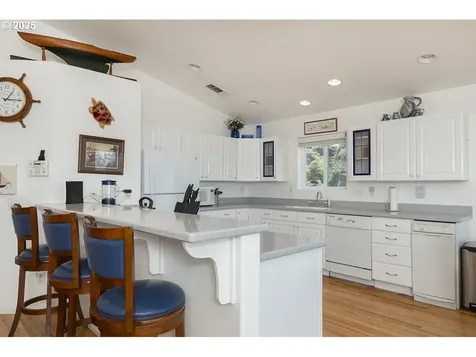 93997 Pebble Place Gold Beach OR 97444
