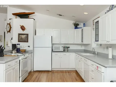93997 Pebble Place Gold Beach OR 97444