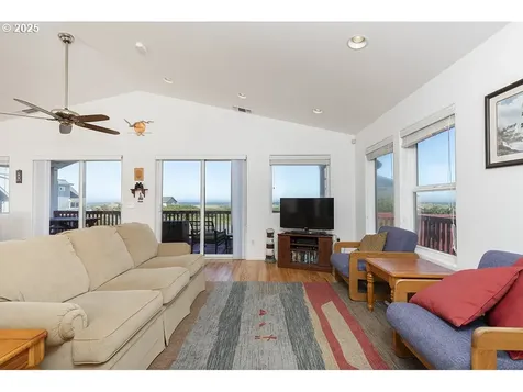 93997 Pebble Place Gold Beach OR 97444