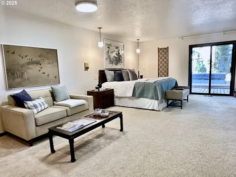 1940 SW 71st Avenue Portland OR 97225