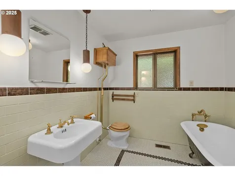 1940 SW 71st Avenue Portland OR 97225
