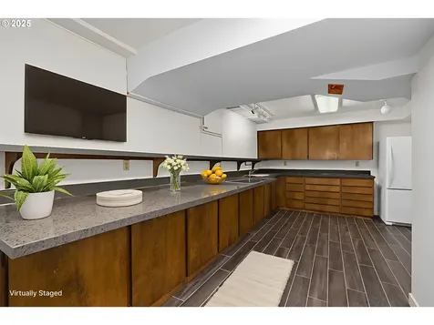 1940 SW 71st Avenue Portland OR 97225