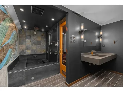 1940 SW 71st Avenue Portland OR 97225