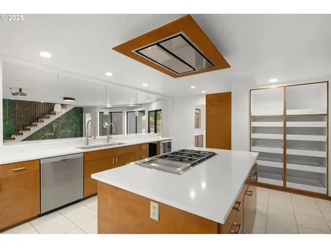 1940 SW 71st Avenue Portland OR 97225