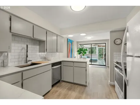 7470 S Coast Highway South Beach OR 97366