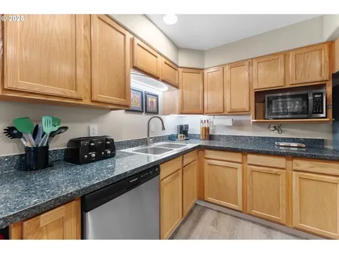 3368 SW Delaney Place Portland OR 97225