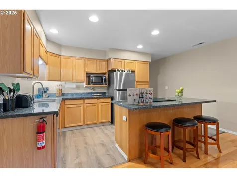 3368 SW Delaney Place Portland OR 97225
