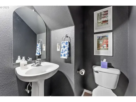 3368 SW Delaney Place Portland OR 97225