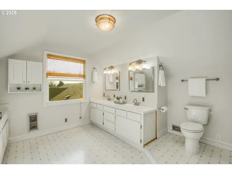 1905 SE 58th Avenue Portland OR 97215
