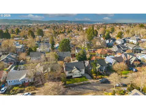 1905 SE 58th Avenue Portland OR 97215