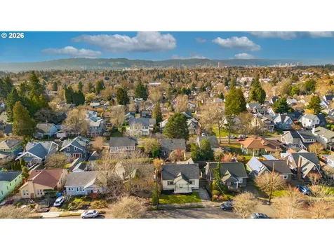 1905 SE 58th Avenue Portland OR 97215