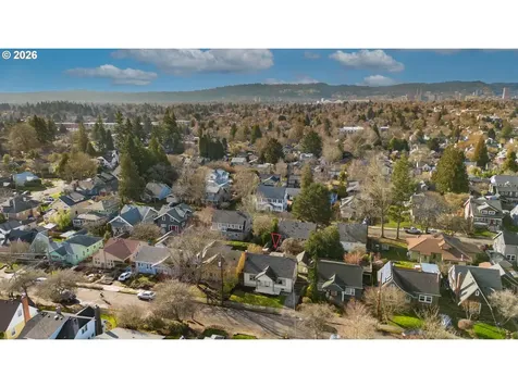 1905 SE 58th Avenue Portland OR 97215