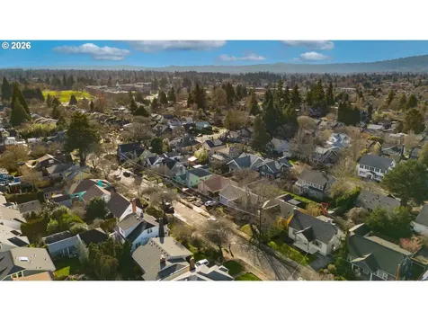 1905 SE 58th Avenue Portland OR 97215
