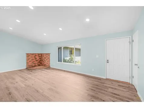 10938 NE Siskiyou Street Portland OR 97220
