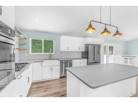 10938 NE Siskiyou Street Portland OR 97220