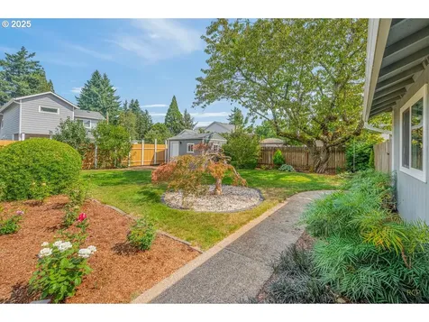 10938 NE Siskiyou Street Portland OR 97220