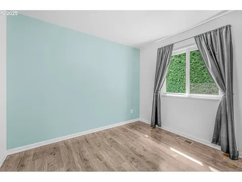 10938 NE Siskiyou Street Portland OR 97220