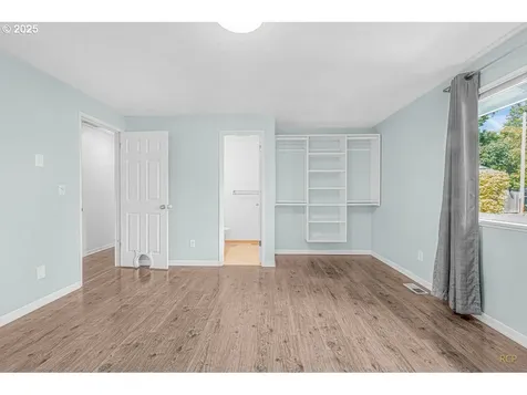 10938 NE Siskiyou Street Portland OR 97220