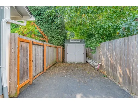 10938 NE Siskiyou Street Portland OR 97220