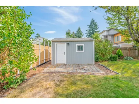 10938 NE Siskiyou Street Portland OR 97220