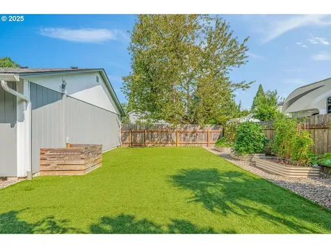 10938 NE Siskiyou Street Portland OR 97220