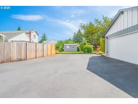10938 NE Siskiyou Street Portland OR 97220