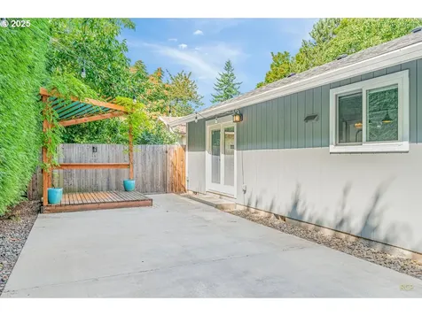 10938 NE Siskiyou Street Portland OR 97220
