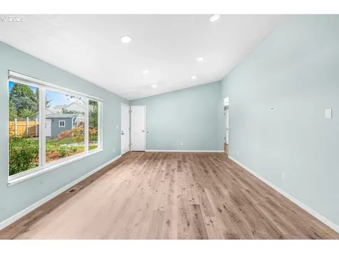 10938 NE Siskiyou Street Portland OR 97220
