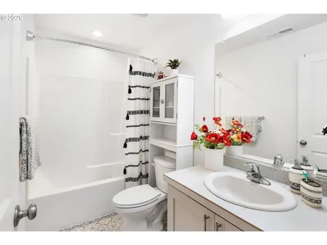 1228 S Quartz Drive Cornelius OR 97113