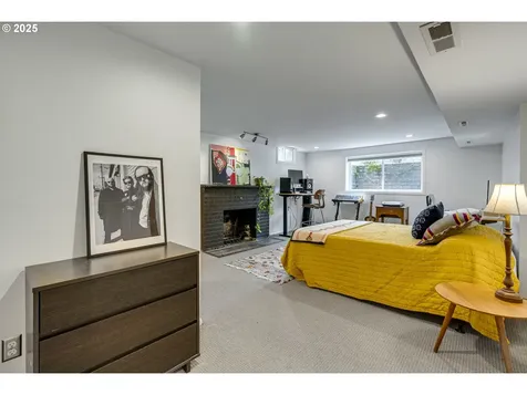 555 N Bryant Street Portland OR 97217