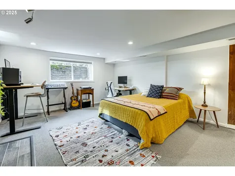 555 N Bryant Street Portland OR 97217