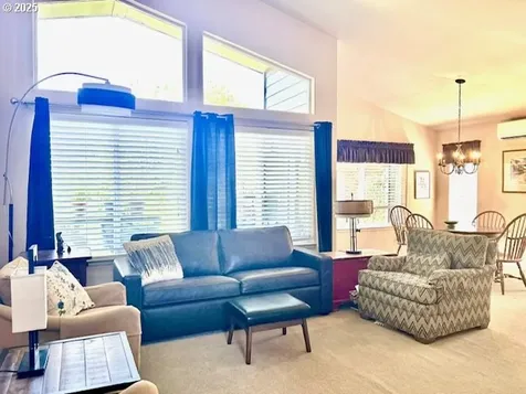 15 Mariners Lane Florence OR 97439