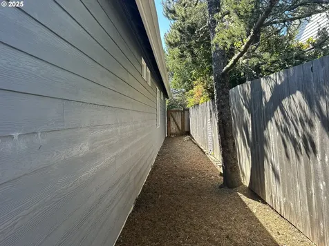 15 Mariners Lane Florence OR 97439