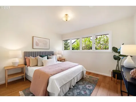 2329 SW Mitchell Street Portland OR 97239