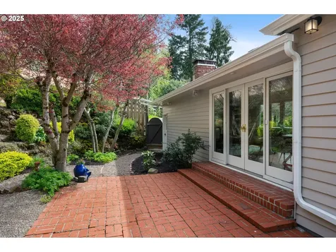 2329 SW Mitchell Street Portland OR 97239