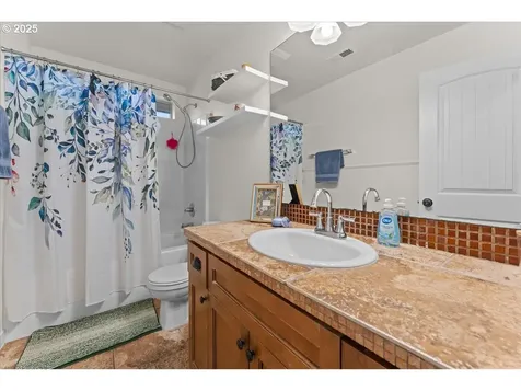 7908 SE Harney Street Portland OR 97206