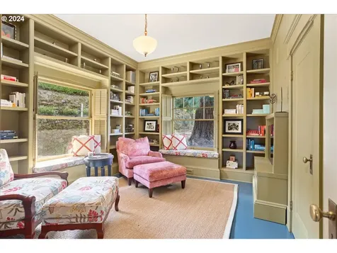 1960 SW 16th Avenue Portland OR 97201
