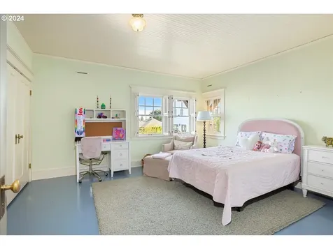 1960 SW 16th Avenue Portland OR 97201
