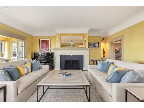 1960 SW 16th Avenue Portland OR 97201