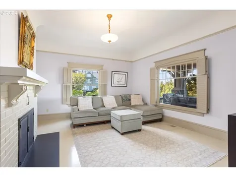 1960 SW 16th Avenue Portland OR 97201