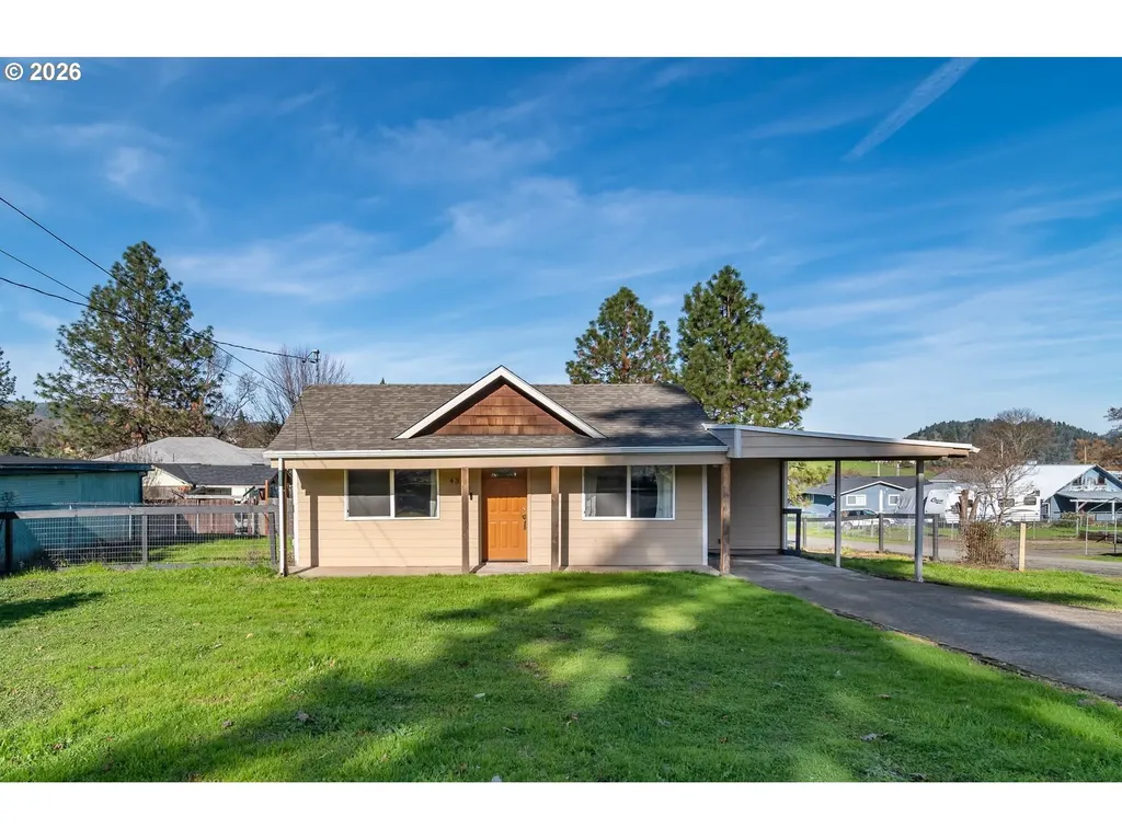 430 SE Carrol Street Winston OR 97496